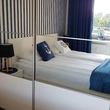 Apartament Miodowy Dom Na Fali Lägenhet *
